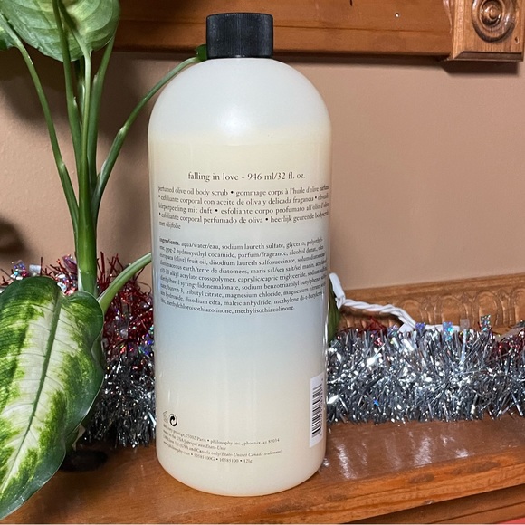 PHILOSOPHY FALLING IN LOVE 32oz Perfumed Olive Oil Body Scrub. Sealed with pump. - Picture 2 of 4
